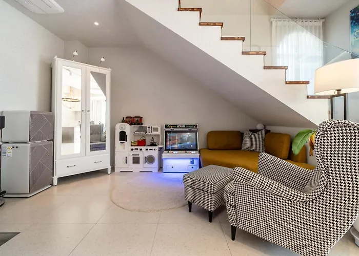 Nunuhouse Poolvilla * Pusan