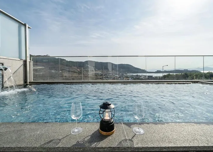 Dom wakacyjny Nunuhouse Poolvilla